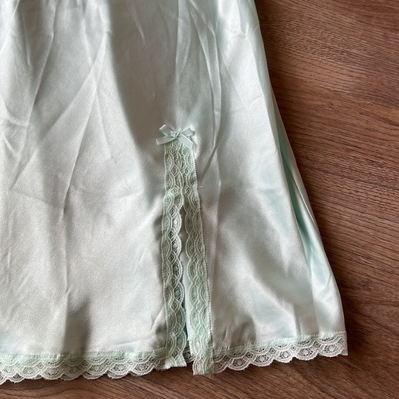 Victorias Secret light teal slip NWT - Picture 2 of 4